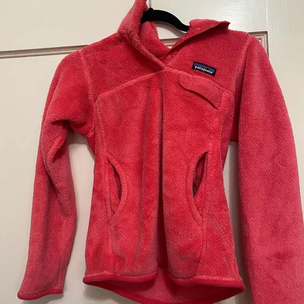 Pink Patagonia pullover